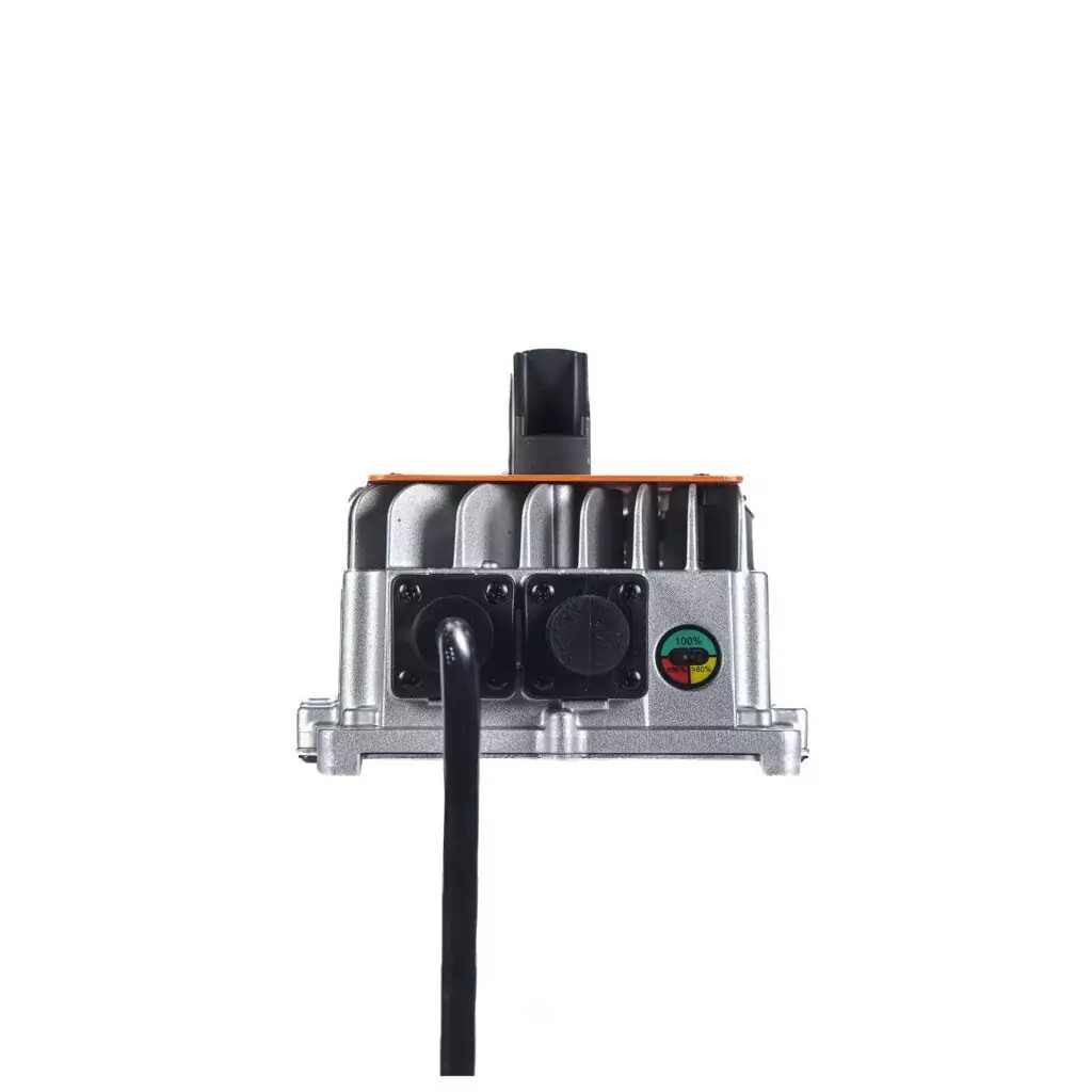 2025-06-04-Lader-43-8V20A-WP-3.jpg.jpg